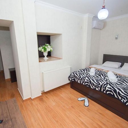 Hotel Elegant 2 Tbilisi ภายนอก รูปภาพ