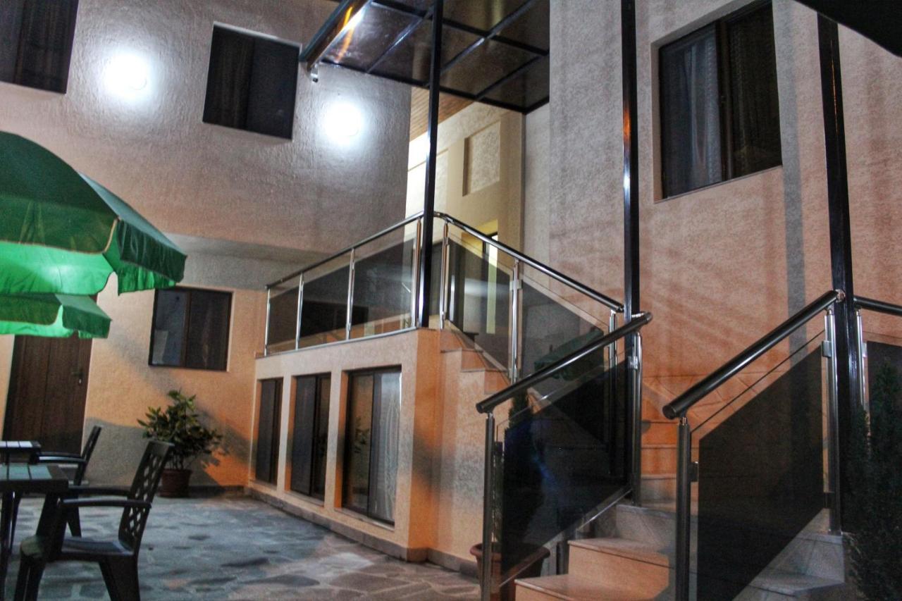 Hotel Elegant 2 Tbilisi ภายนอก รูปภาพ